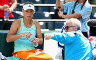 Sa thải cha ruột, Wozniacki hợp tác với thầy cũ của Petra Kvitova