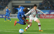 Đồng đội Ramires tái hiện cú vào bóng của Quế Ngọc Hải