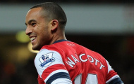Video: Màn solo làm 'bẽ mặt' hàng thủ Liverpool của Walcott