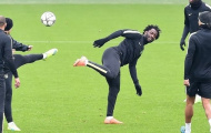 Wilfried Bony ngẫu hứng 'múa ba lê'; Trợ lý PSG 'mê mệt' trước kỹ thuật đỉnh cao của Verratti