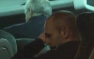Iniesta bật khóc trên xe buýt