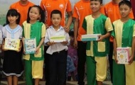 Cuộc giao lưu đầy cảm xúc của đoàn đua giải xe đạp truyền hình TP.HCM tại làng SOS Thừa Thiên Huế