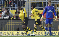 Sao Dortmund ăn mừng kiểu 'bụng bầu' trong ngày vùi dập Hamburg