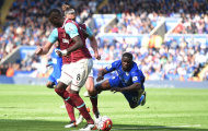 Leicester hưởng penalty đúng kiểu Man Utd