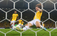 Video: Cú cản phá kinh điển của David Luiz