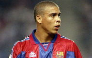 Luis Suarez vượt qua thành tích của Người ngoài hành tinh