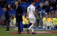 Ronaldo đi thẳng vào hầm, 'ngó lơ' Zidane