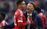 Edgar Davids lên tiếng bênh vực thầy cũ Van Gaal