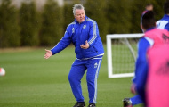 Hiddink chỉ đạo hết mình trong những ngày cuối cùng ở Chelsea
