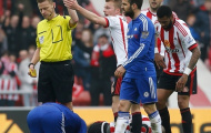 Terry nhận thẻ đỏ, Chelsea mở toang cửa trụ hạng cho Mèo đen