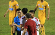 Số phận khác nhau của hai trọng tài tại vòng 9 V-League