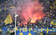 Dù rớt hạng, Verona vẫn ăn mừng chiến thắng để chia tay Luca Toni