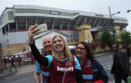 CĐV West Ham trong ngày cuối cùng đắm chìm tại sân Boleyn Ground