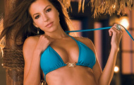 Ngắm siêu mẫu Playboy “say nắng” Ronaldo