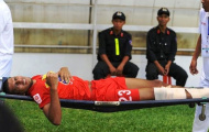 Tiền đạo HAGL gãy xương chày vì va chạm cầu thủ Long An