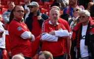 Chùm ảnh: Old Trafford phải sơ tán vì phát hiện có bom