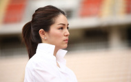 Tân trưởng đoàn U21 Thái Lan xinh đẹp, quyến rũ gây sốt