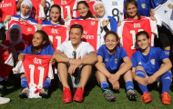 Mesut Ozil giao lưu cùng tuyển U17 nữ Jordan