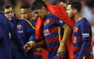 Video: Luis Suarez ôm mặt khóc nức nở