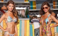 Siêu mẫu bikini động viên Luis Suarez