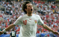 Đá 1 trận mùa này, Rosicky vẫn được dự EURO 2016