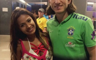 CĐV nổi tiếng của Peru bất ngờ xuất hiện cùng Filipe Luis