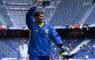 Bị CĐV Tây Ban Nha 'ném đá', Casillas đáp trả thế nào?