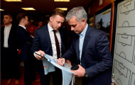 Mourinho chào sân Old Trafford, CĐV M.U phấn khích