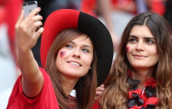 Nhan sắc fan nữ Albania đốt cháy khán đài