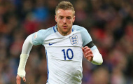 Bác sĩ của Arsenal tới Pháp, Vardy đuổi về