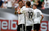Video: Mesut Oezil khiến hàng thủ Ukraine rối loạn