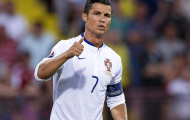 Ronaldo san bằng kỷ lục của Luis Figo
