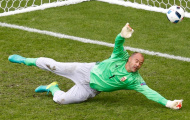 Gabor Kiraly: Lão già gân và chiếc quần dài màu xám
