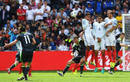 Ghi siêu phẩm sút phạt, Gareth Bale đi vào lịch sử