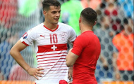 Granit Xhaka gợi lại chuyện cũ, fan M.U đau lòng