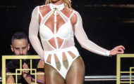 Britney Spears gây choáng với loạt đồ diễn sexy như nội y