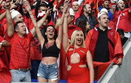 Fan nữ Albania tiếp tục 'đại náo' trên khán đài