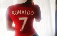 Mỹ nữ bốc lửa mong Ronaldo ở lại EURO