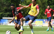 Phong độ sụt giảm, Sterling nhận liền cuộc gọi từ Pep Guardiola