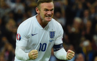 Rooney cân bằng thành tích của Beckham