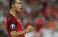 Cristiano Ronaldo đang tiến gần tới giấc mơ vô địch EURO 2016