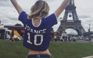 Virginie Caprice cầu nguyện Pháp thắng Iceland đêm nay