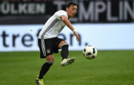 Mesut Oezil so sánh bản thân với Ronaldo