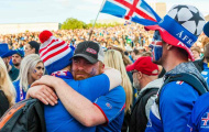 Không thể bỏ qua: 10000 người Iceland cổ vũ kiểu Viking