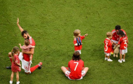 UEFA cảnh báo sao Xứ Wales về việc bế con vào sân