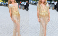 'Gái hư' Paris Hilton khoe mông lộ liễu