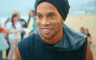 Ronaldinho phô diễn kỹ thuật khi giới thiệu Olympics 2016