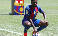 Umtiti 'chào sân' Barca bằng màn tâng bóng quen thuộc