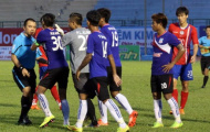 Bung bét sai lầm của trọng tài tại V-League 2016: Bệnh sĩ chết trước…