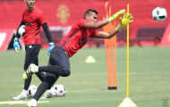 Chùm ảnh: Thua Dortmund, Mourinho bắt học trò cày ải dưới nắng nóng